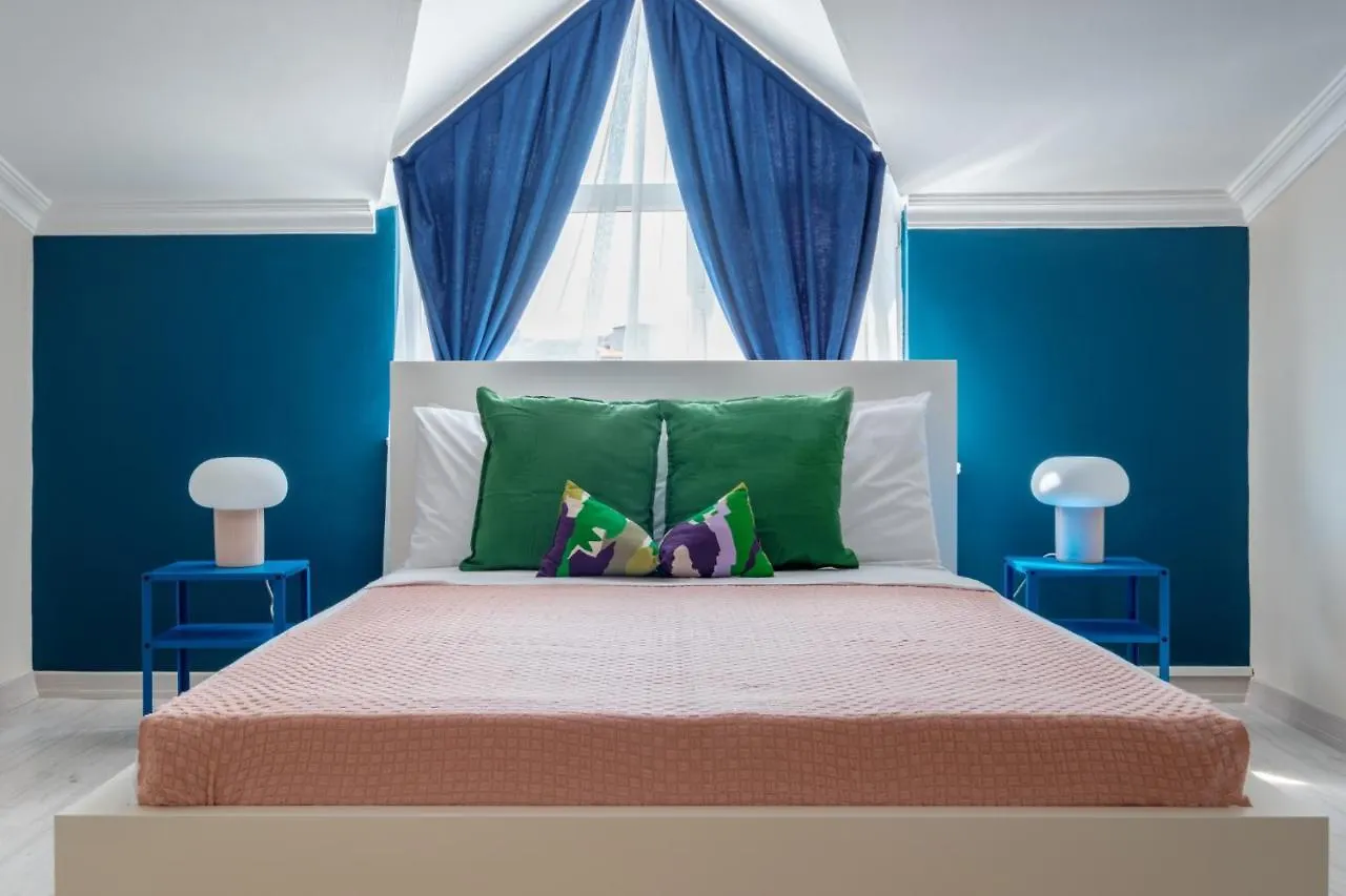 Vibrant Duplex With Terrace 2 Min To Cevahir Mall Istanbul Lejlighed
